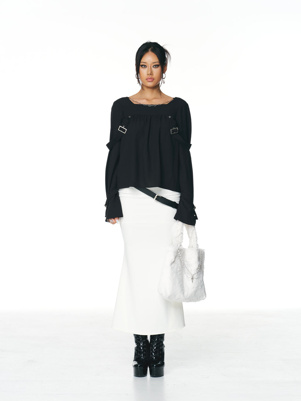 [Yusuki] Faux Fur Tote Bag with Handmade Chains (White)