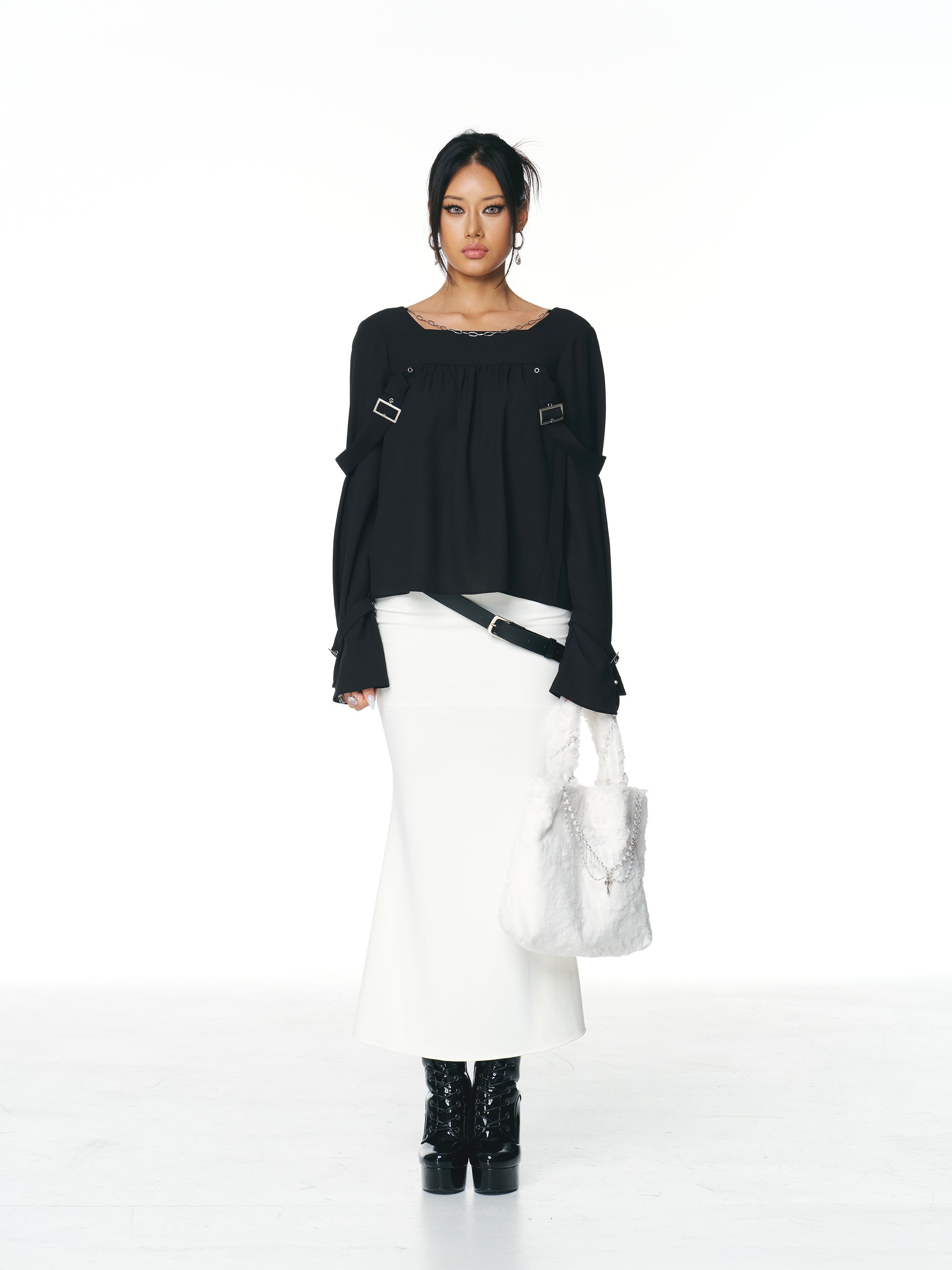 [Yusuki] Faux Fur Tote Bag with Handmade Chains (White)