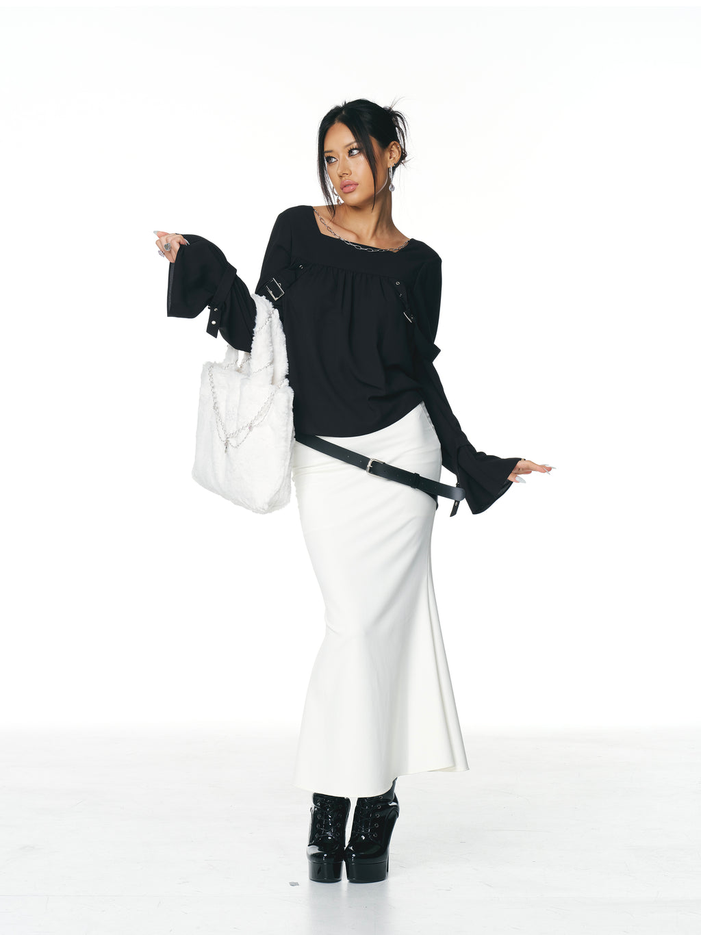 [Yusuki] Faux Fur Tote Bag with Handmade Chains (White)