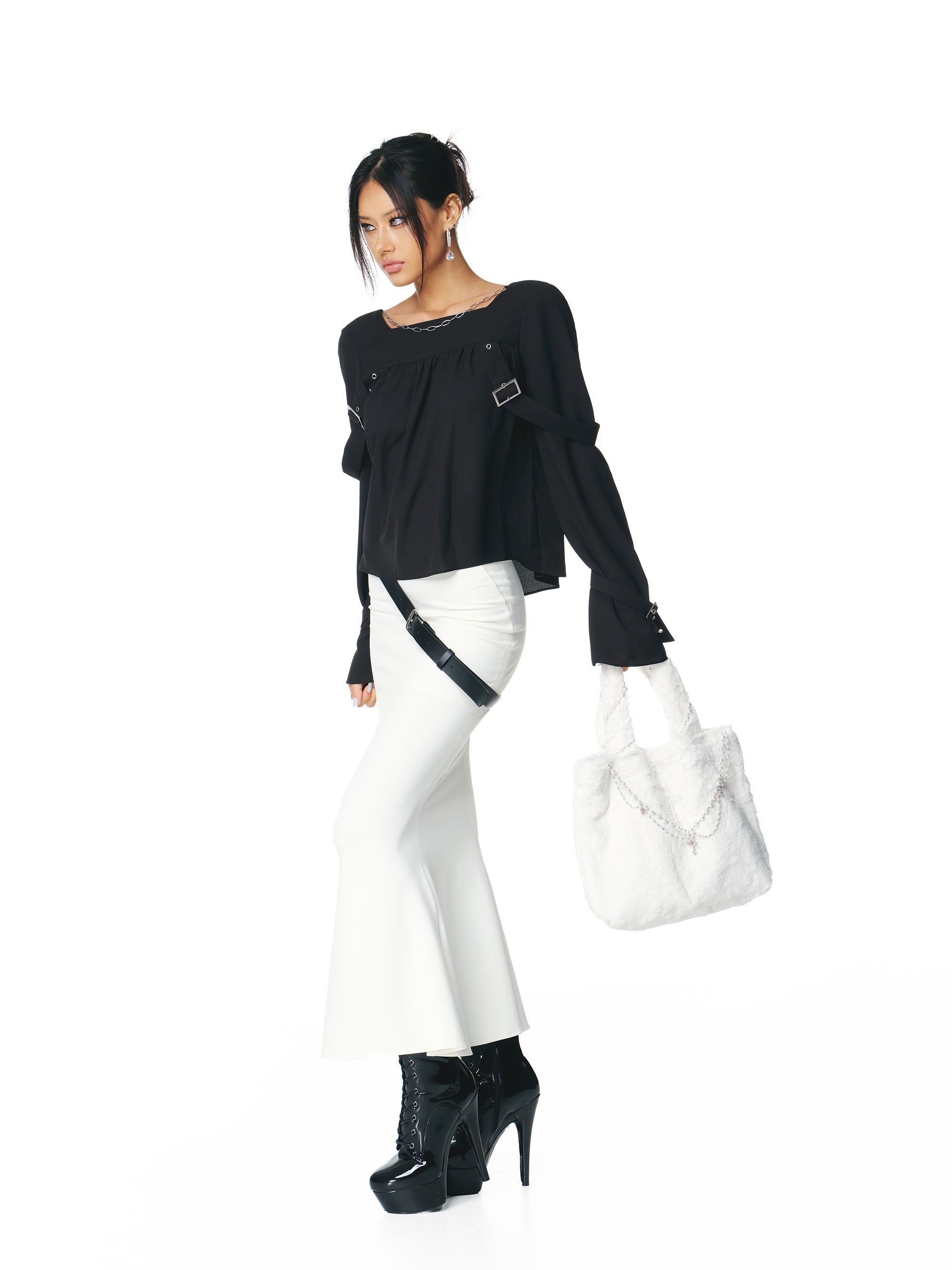 [Yusuki] Faux Fur Tote Bag with Handmade Chains (White)